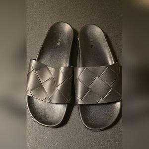 Torrid 8WW Black Slide Slip On Shoes WORN ONCE Excellent Condition